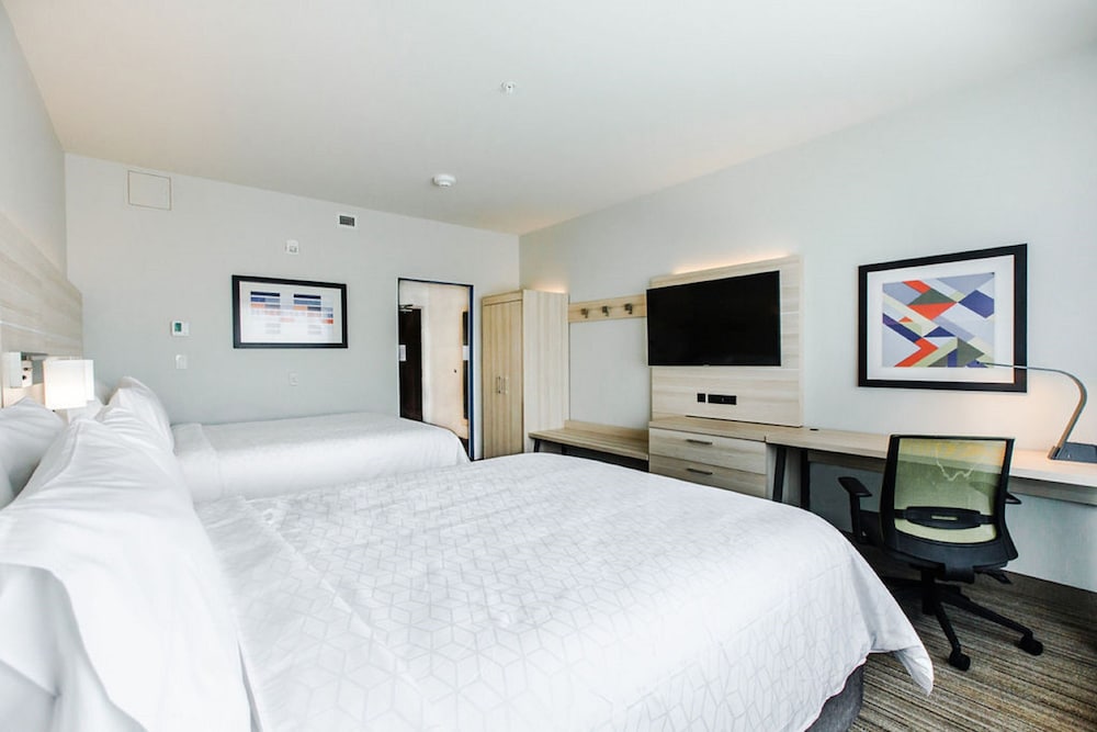 Suite, Multiple Beds, Accessible, Non Smoking (Communications) - Photo 6