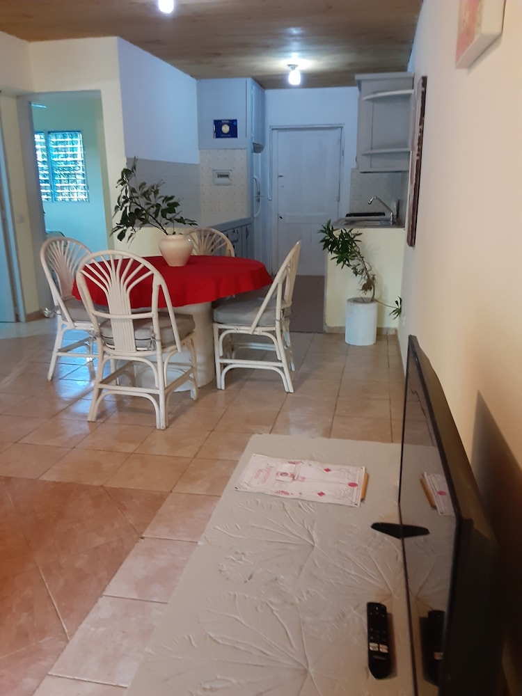 Basic Apartment, Multiple Beds, Non Smoking photo 2
