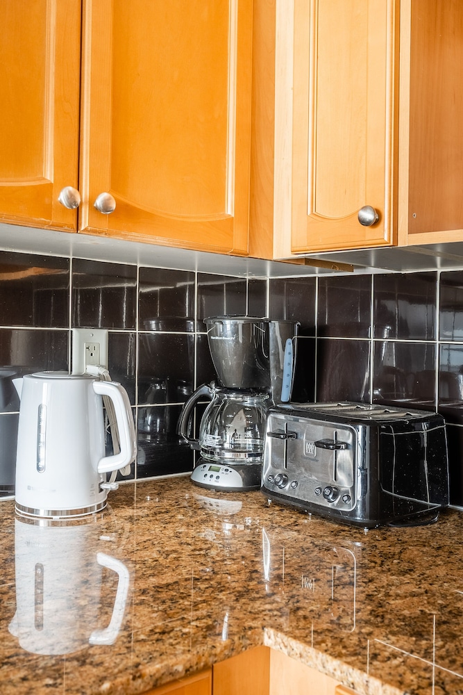 Design Apartment, Multiple Beds, Kitchen, City View - Photo 29