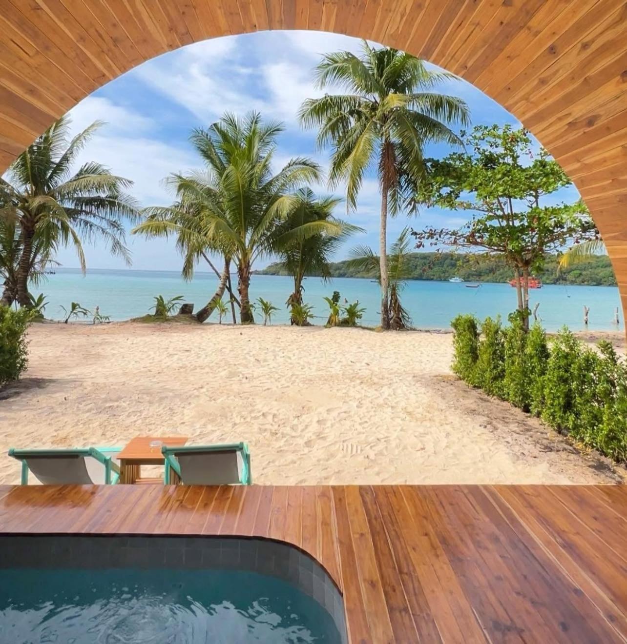Villa with Sea View photo 2