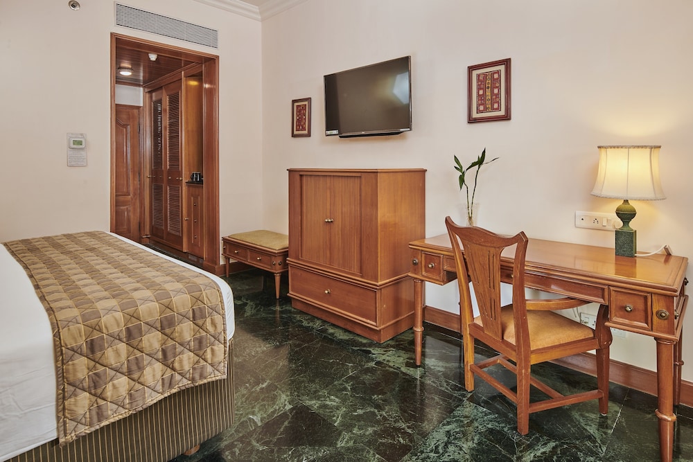 Deluxe Pool View Room - Photo 2