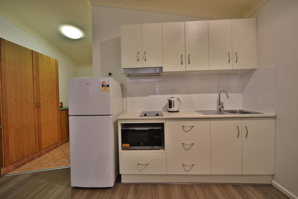 Accessible Twin Room photo 3