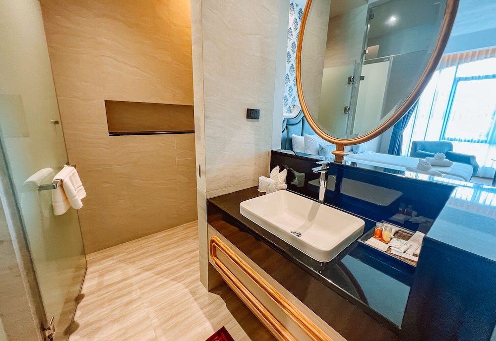 Deluxe Double or Twin Room - Photo 4
