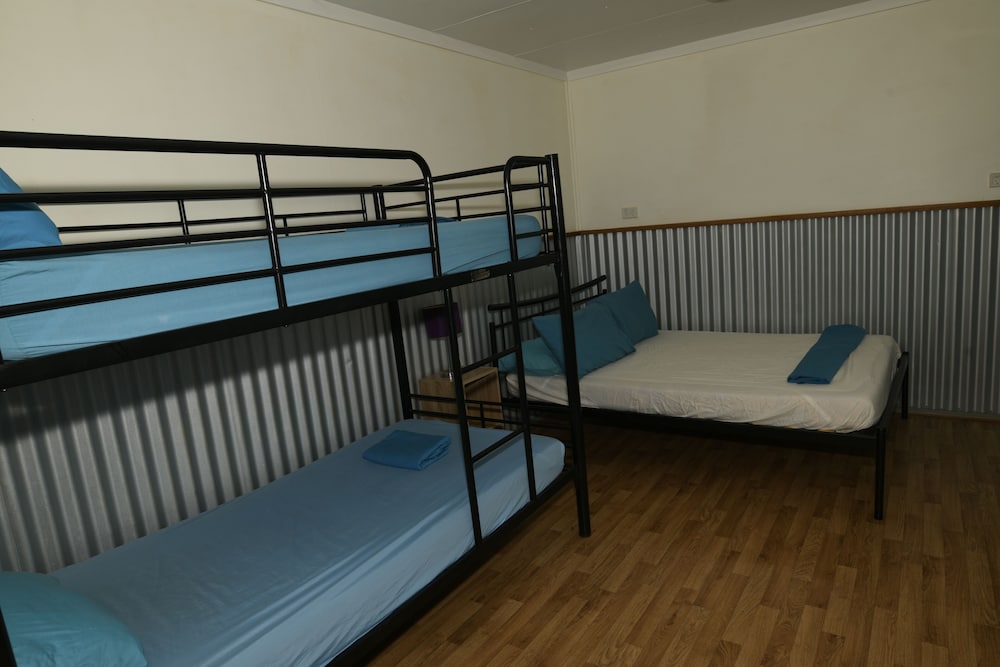 Room, Multiple Beds photo 1