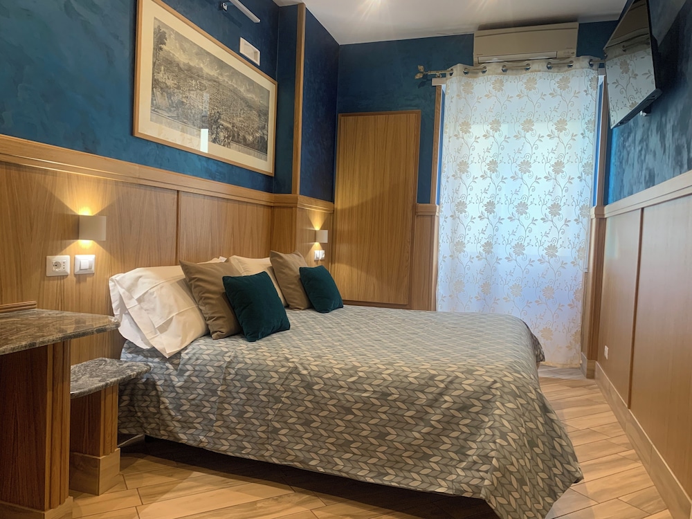 Standard Double Room photo 3
