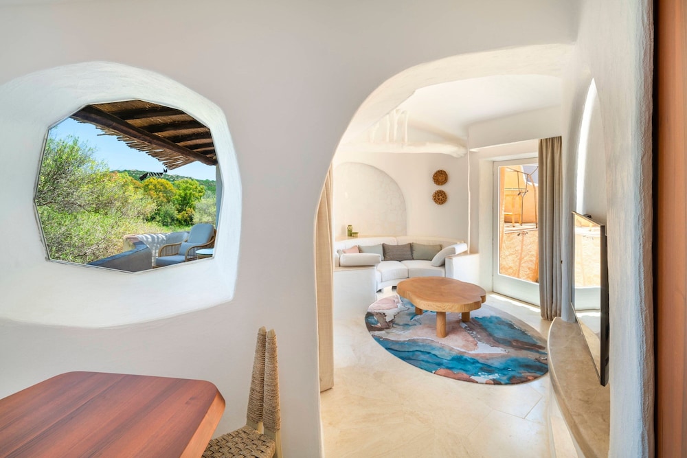 Premium Suite, 1 King Bed, Partial Sea View (Contemporary)