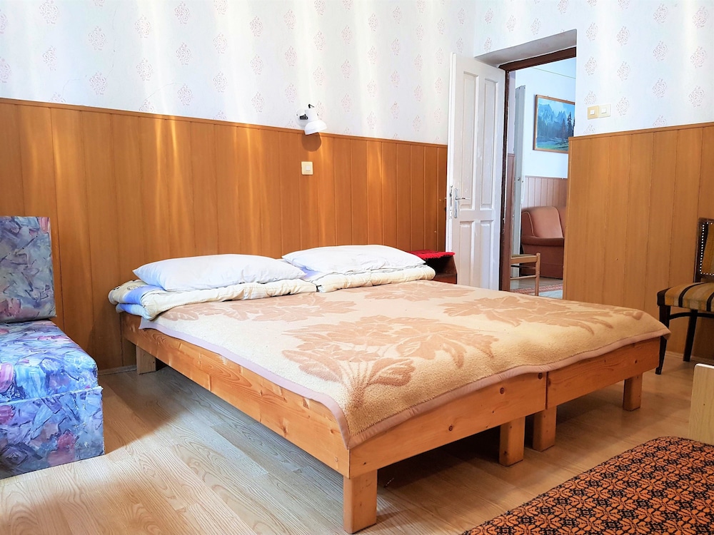 Family Quadruple Room, Multiple Beds photo 3