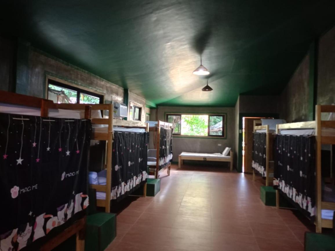 Female Dormitory Room photo 3