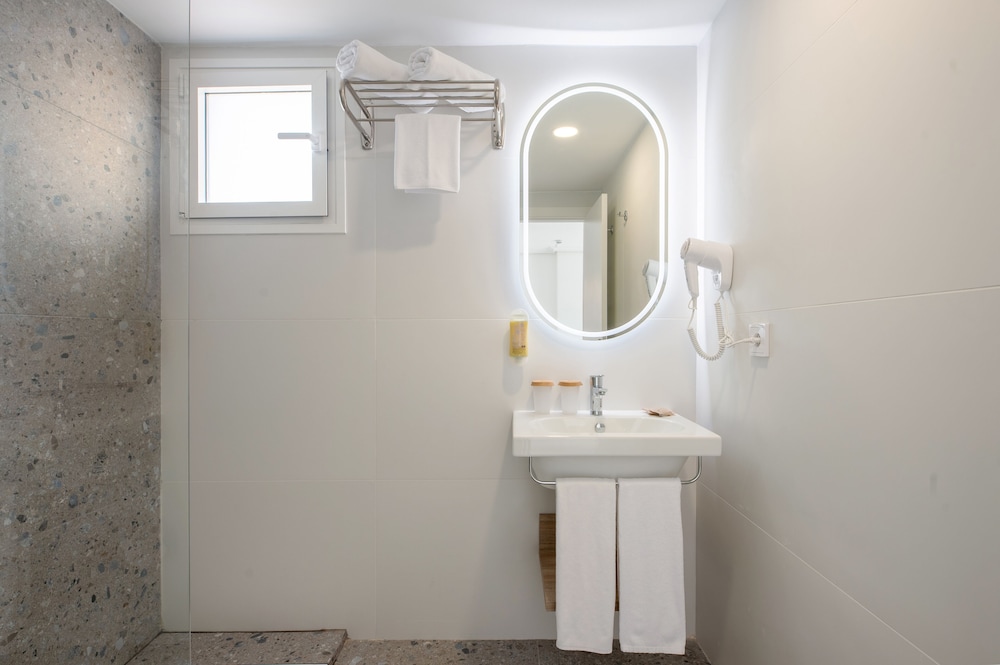 Superior Double Room - Photo 8