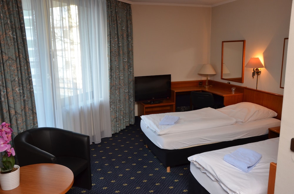Family Quadruple Room, 2 Queen Beds photo 2