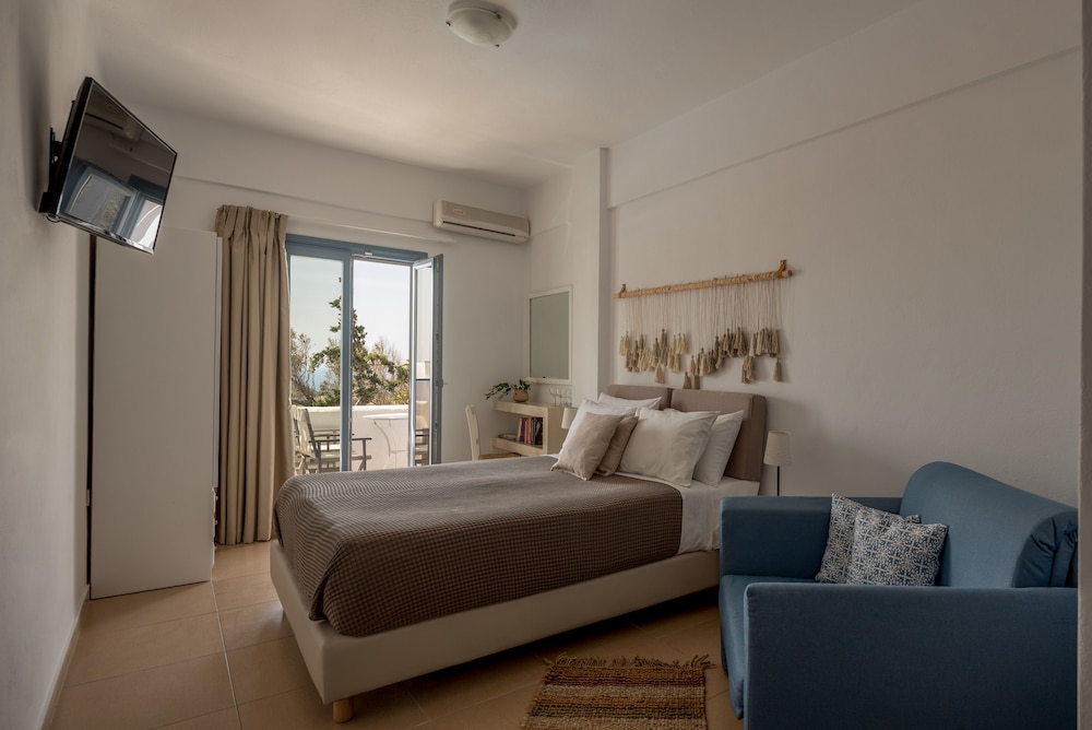 Standard Room, Pool View - Photo 1