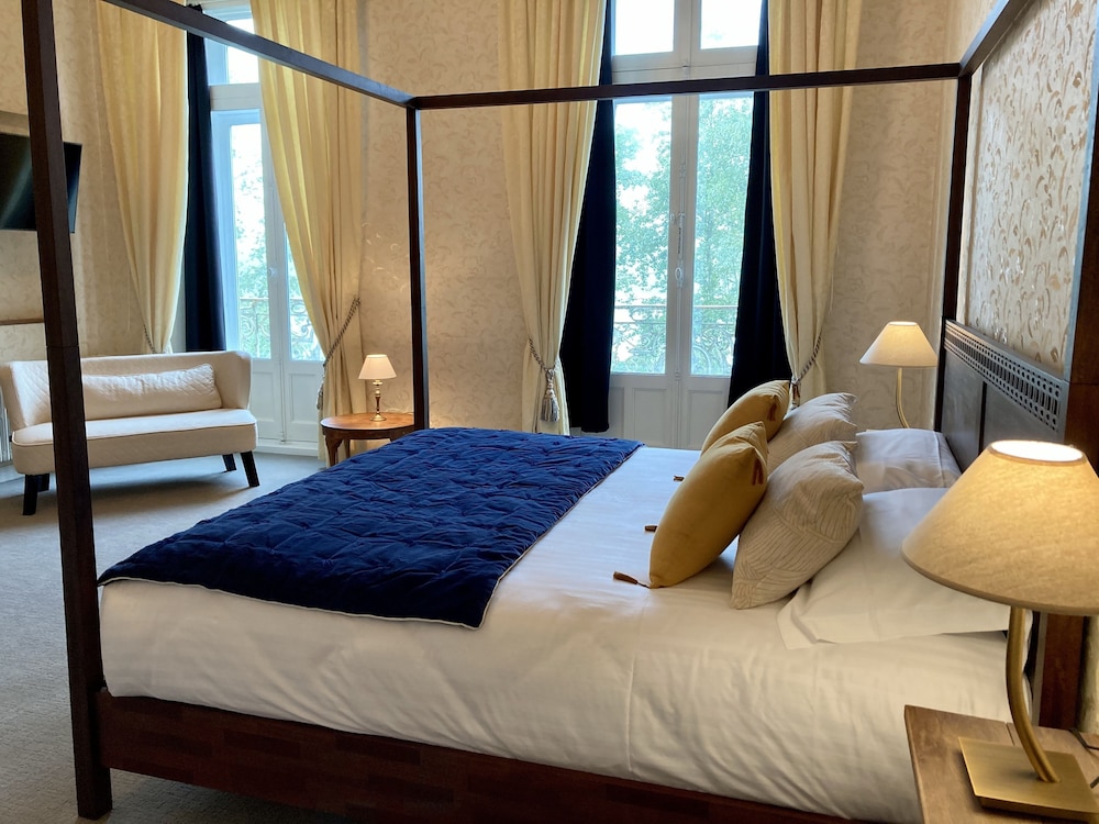 Luxury Triple Room, River View photo 1