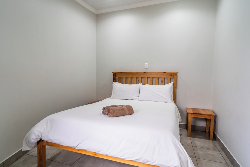 4 Sleeper Rondavel (1 BR @ river mouth) (13) photo 1