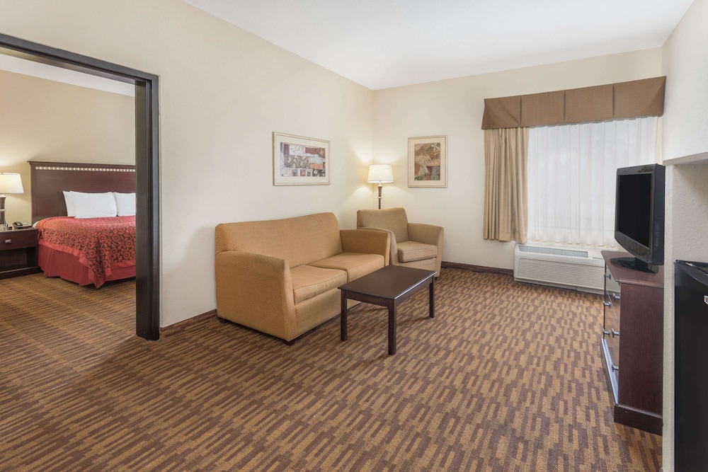 Suite, 1 Bedroom, Non Smoking (1 King Bed) photo 1