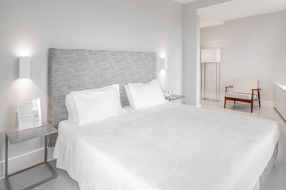 Suite (Open) photo 3