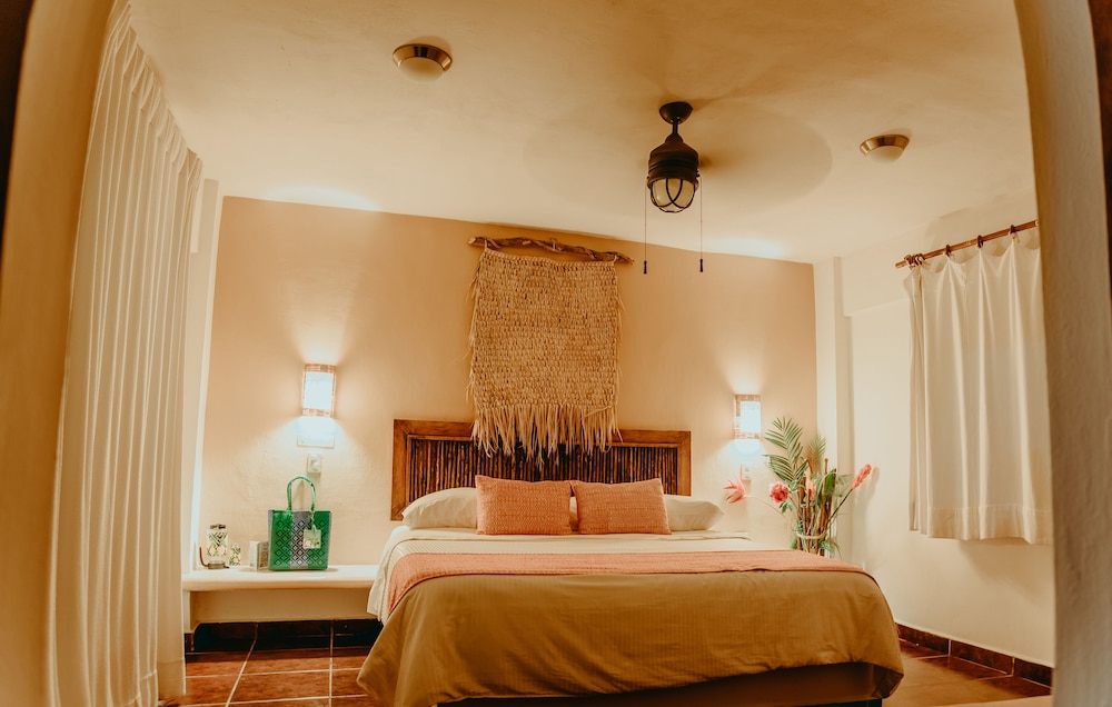 Standard Room, 1 King Bed photo 1
