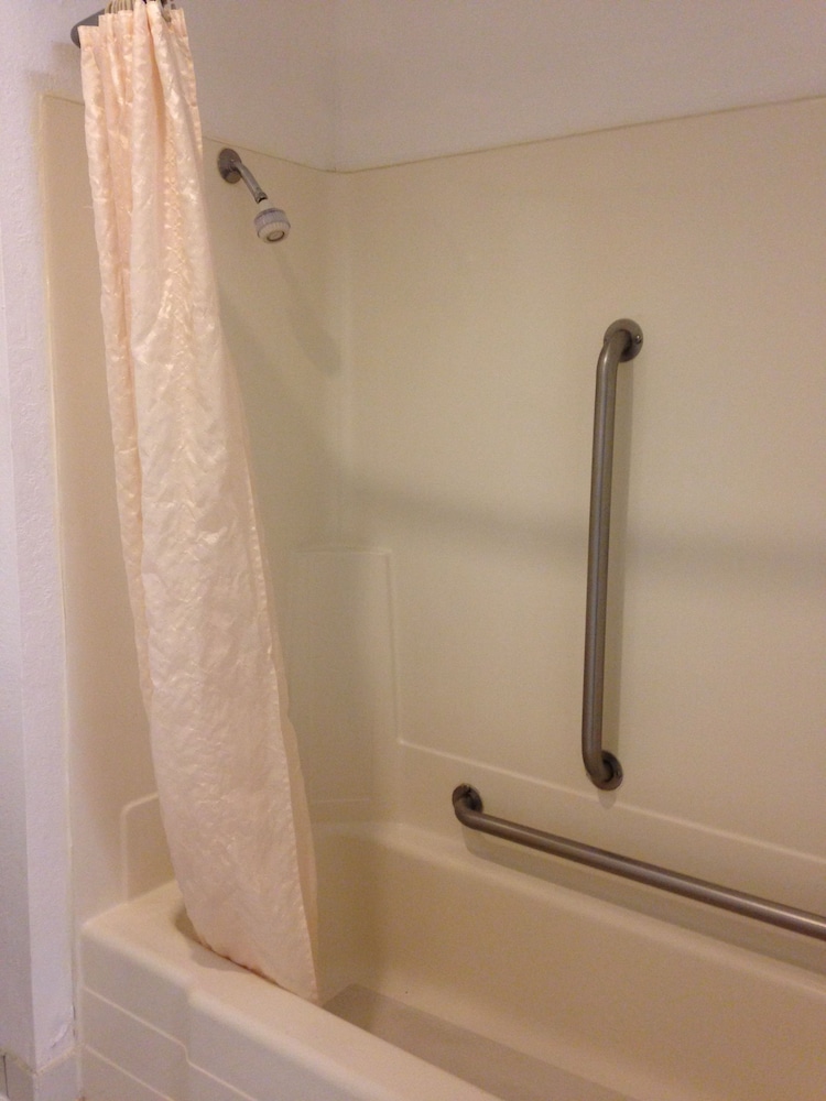 Room, 2 Double Beds, Non Smoking - Photo 4