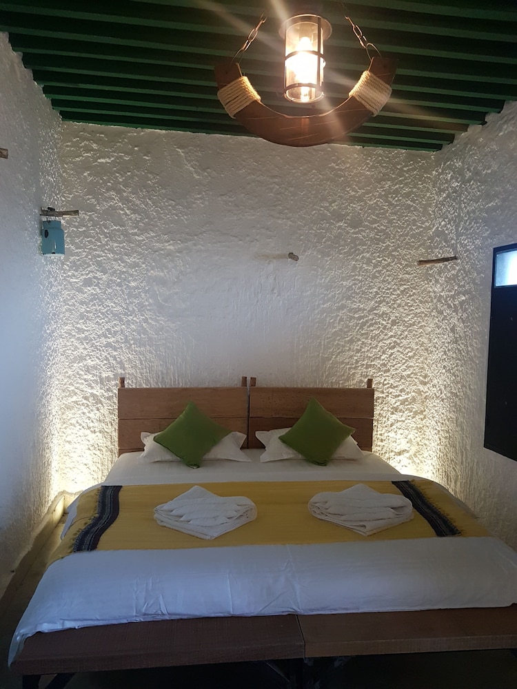 Standard Double or Twin Room - Photo 4