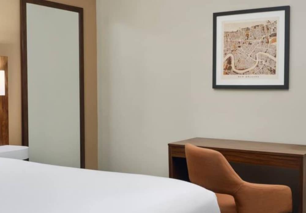 Room, Multiple Beds, City View - Photo 2