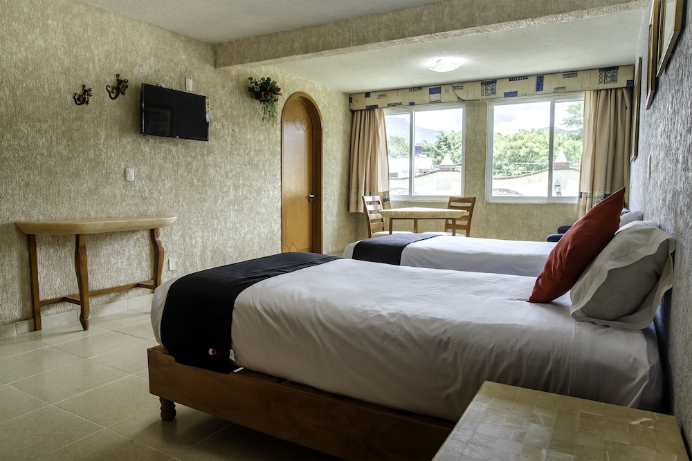 Standard Twin Room, 2 Twin Beds photo 3