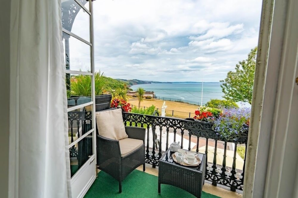 Double Room, Ensuite, Sea View (1st Floor) photo 2
