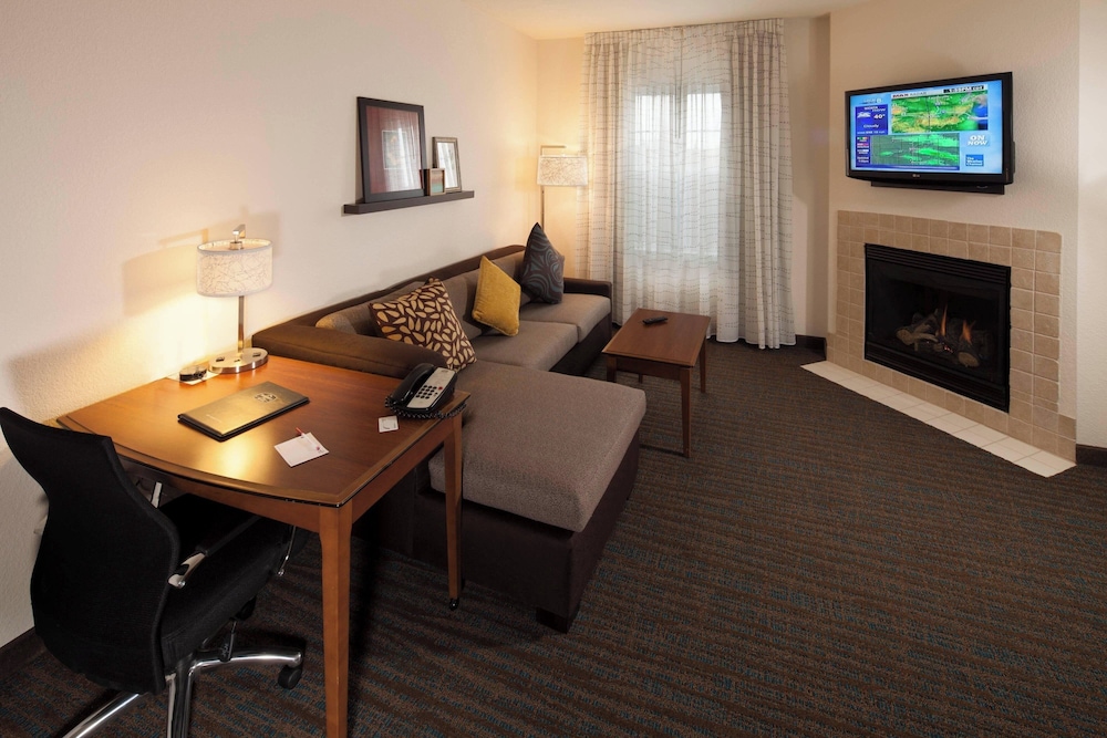 Suite, 1 Bedroom, Fireplace photo 1