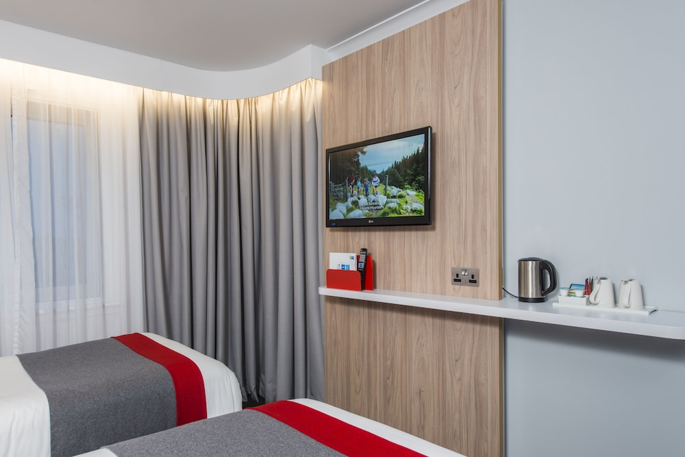 Standard Room, 2 Twin Beds (with Free Hot Breakfast) - Photo 3