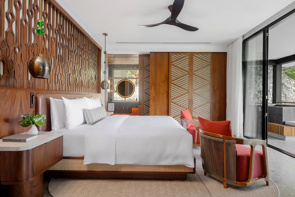 Suite, 1 King Bed with Sofa bed, Balcony, Ocean View photo 1