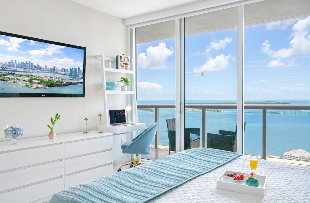 Comfort Apartment, 1 King Bed With Sofa Bed, Private Bathroom, Ocean View