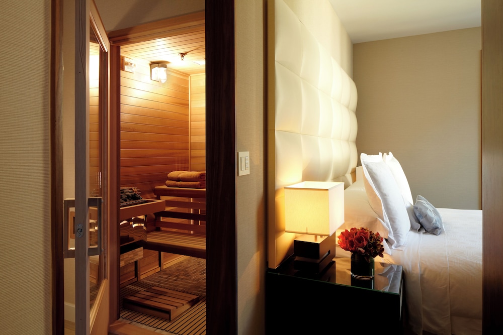 Spa One Bedroom Sauna Suite