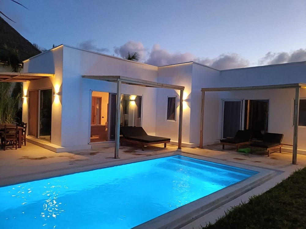 Luxury Villa, Patio, Garden View photo 1