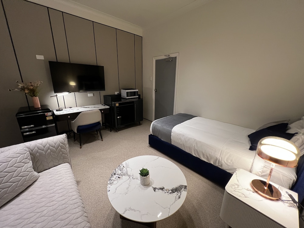 Deluxe Suite - Photo 5