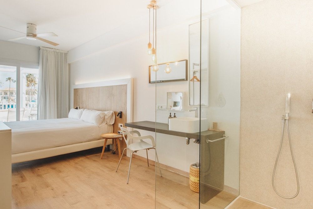 Deluxe Double Room, Terrace, Marina View - Photo 1