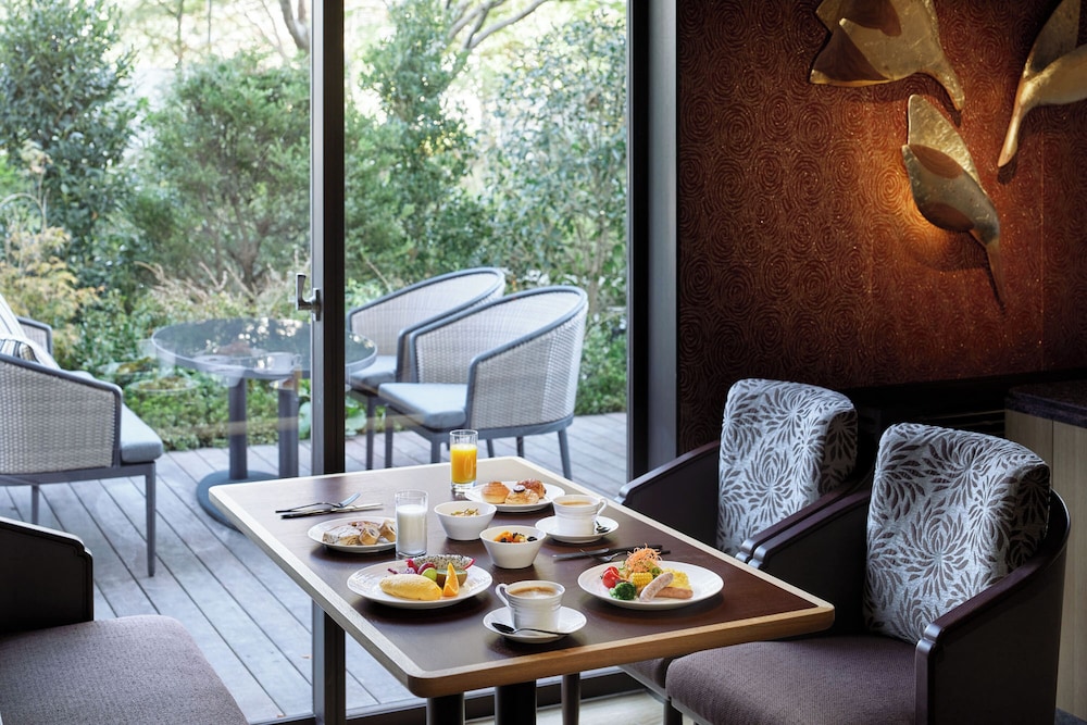 Club Twin Junior Suite with Lounge Access (Non-Smoking)  photo 3