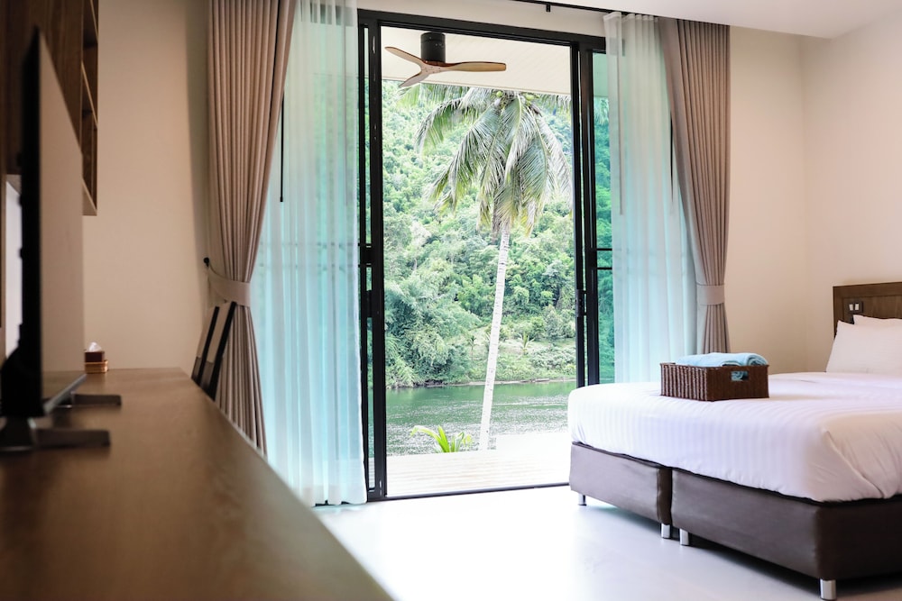 Deluxe Quadruple Room - Photo 5