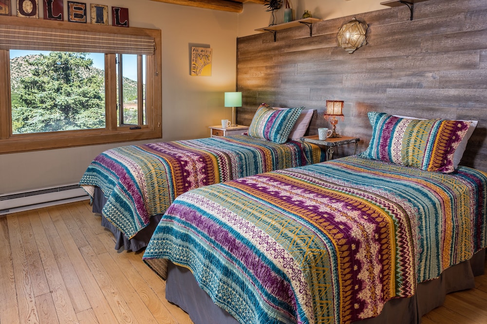 Soleil, 2 Twin Beds photo 3