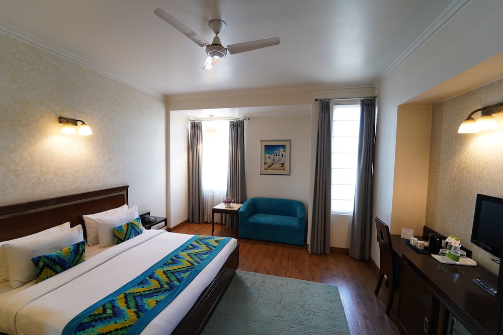 Deluxe Room, 1 Bedroom, Non Smoking - Photo 8