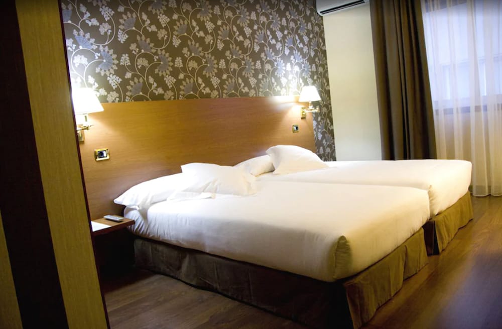 Double Room for 3 adults - Photo 1
