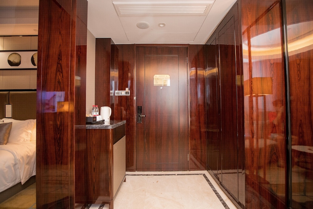 Deluxe Suite photo 2
