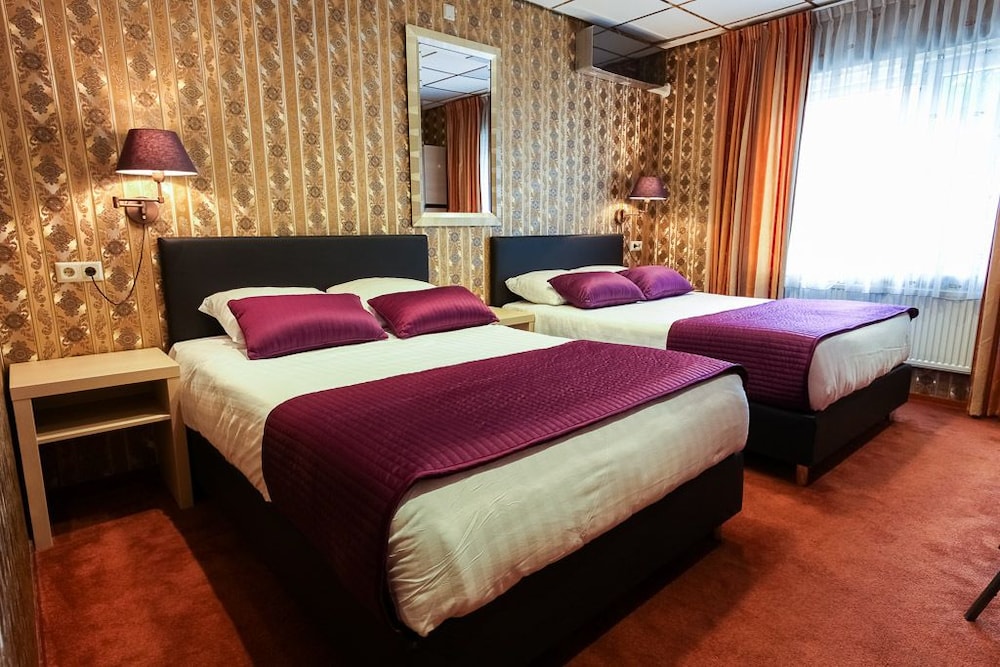 Quadruple Room, 2 Double Beds