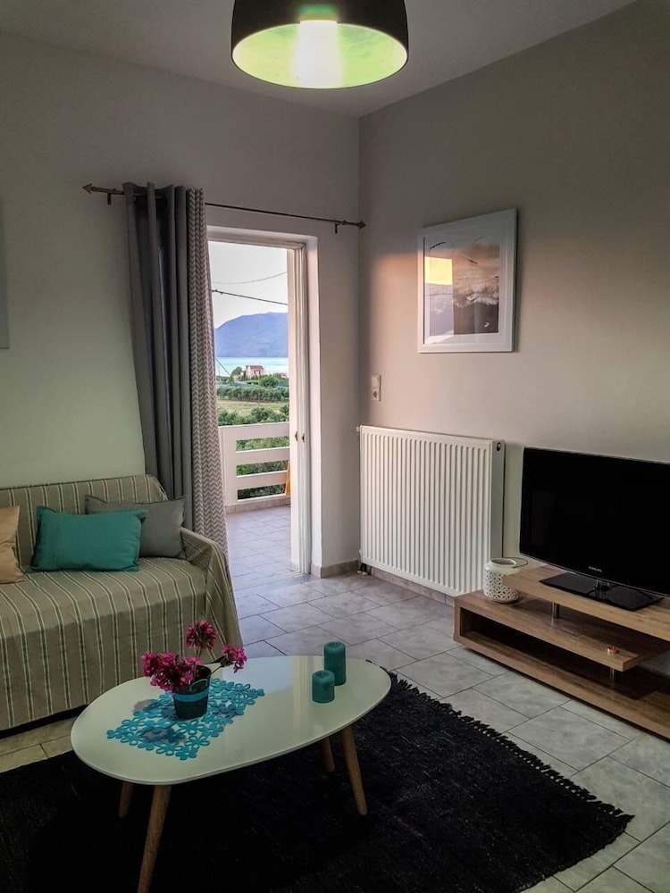 Comfort Apartment, 1 Bedroom, Sea View, Garden Area