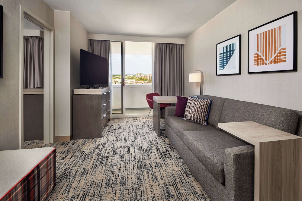 Deluxe Suite, 1 King Bed (Plaza) - Photo 1