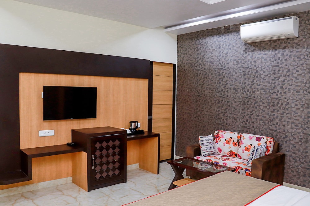 Superior Double Room, 1 Queen Bed, Smoking photo 3