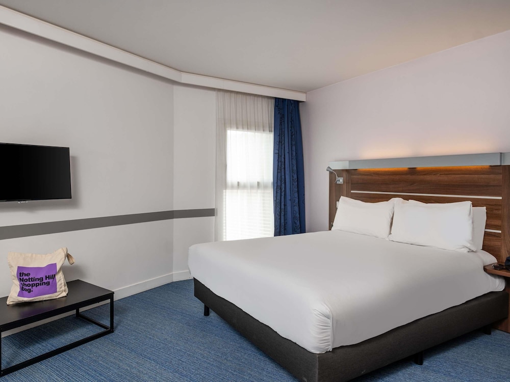 Room, 1 Double Bed, Accessible (Smart) thumbnail 6