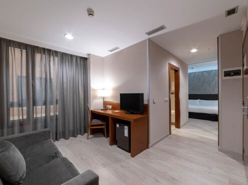 Room (Habitacion Deluxe Doble) - Photo 1