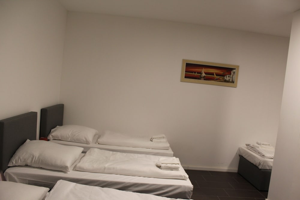 Quadruple Room photo 2