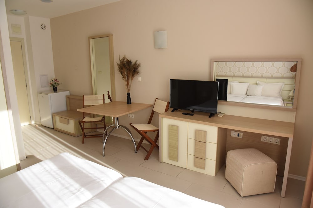 Studio Without Kitchenette