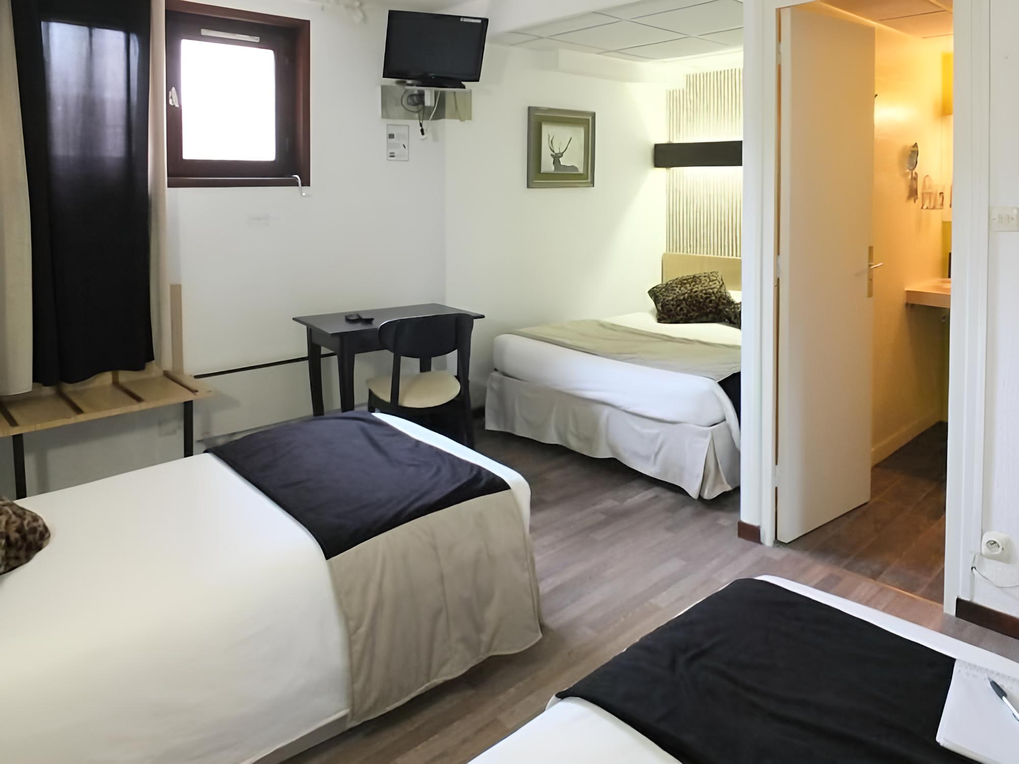 Standard Quadruple Room photo 2