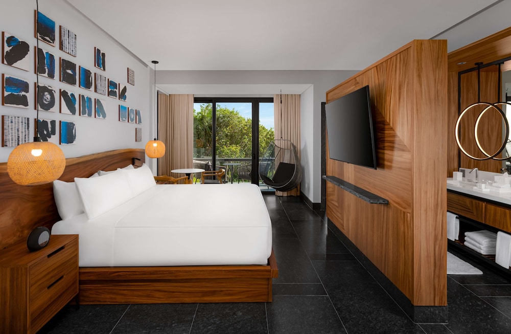 Room, 2 Queen Beds, View