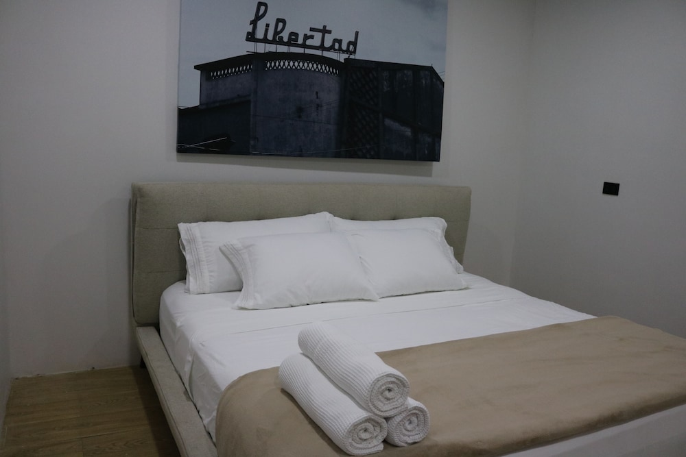 Double Room, 1 King Bed, Garden View photo 3